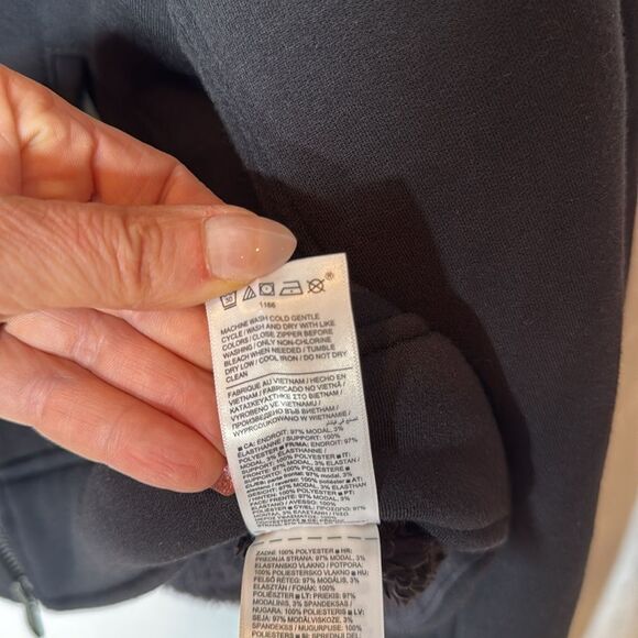 Athleta Black Westbound Sherpa lined Jacket. Size Medium. - Picture 7 of 9